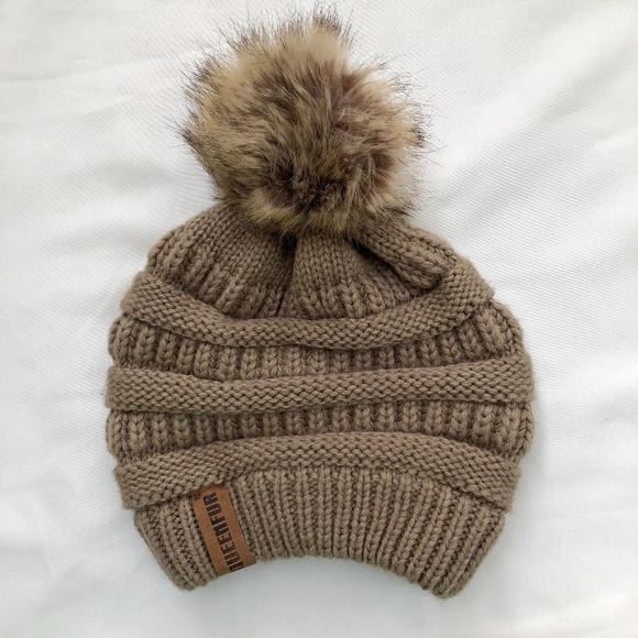 QUEENFUR Beanie Knit Stocking Cap Pom Pompom - Picture 1 of 3